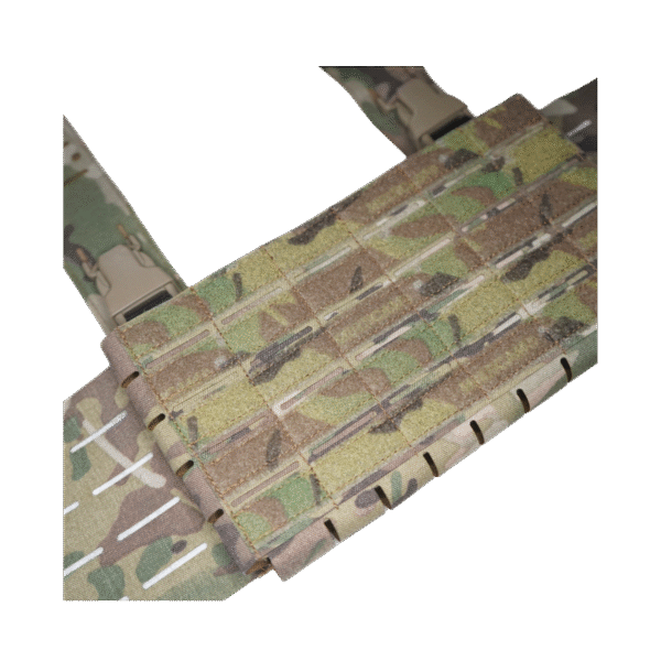 Paradox Tactical Modular Rig – Modulares Chest Rig ohne Kompromisse Das Paradox Tactical Modular Rig ist die perfekte Lösung für alle, die höchste Ansprüche an ihre taktische Ausrüstung stellen. Entwickelt für Profis im Einsatz, Airsoft-Spieler und Outdoor-Enthusiasten, kombiniert dieses modulare Chest Rig maximale Flexibilität mit kompromissloser Robustheit. Dank seines modularen Systems kannst du Taschen, Mag Pouches und Zubehör individuell anpassen – für optimale Organisation und schnelle Zugriffsmöglichkeiten. Ob als Plattenträger-Ergänzung, eigenständiges Rig oder vielseitige Loadout-Basis: Das Paradox Tactical Modular Rig passt sich jeder Mission an. Gefertigt aus strapazierfähigen Materialien, überzeugt es durch Langlebigkeit, Komfort und zuverlässige Performance – auch unter härtesten Bedingungen. Das ergonomische Design sorgt für eine ideale Gewichtsverteilung, während robuste Träger und Befestigungspunkte absolute Stabilität garantieren. Vorteile des Paradox Tactical Modular Rig Modulares Chest Rig mit flexiblen Anbaumöglichkeiten Taktische Ausrüstung für Profis, Airsoft und Outdoor Leicht, ergonomisch und robust für maximalen Komfort Individuell konfigurierbar für jede Einsatzumgebung Langlebige Materialien für extreme Belastungen Mit dem Paradox Tactical Modular Rig entscheidest du dich für ein Chest Rig, das keine Kompromisse kennt – ob im Einsatz, beim Training oder auf dem Spielfeld.